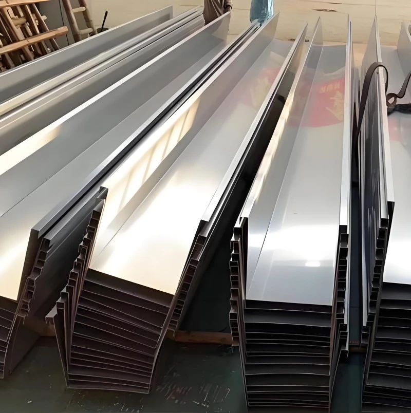 Nerūdijančio plieno latakas